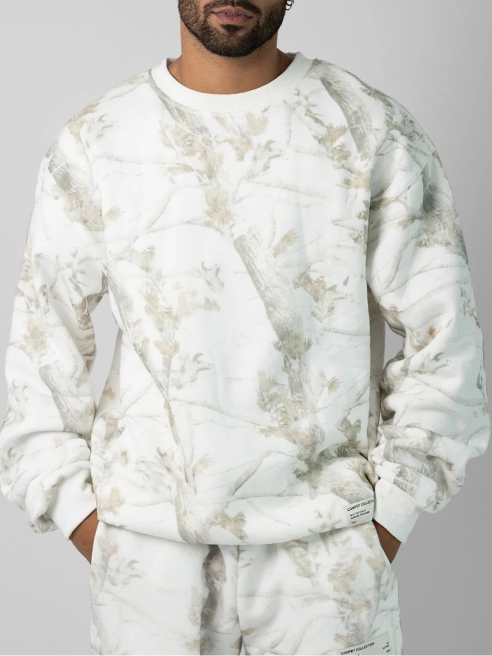 Comfrt Cozy Camo Crew White Oak Crewneck Sweatshirt Size M Unisex Oversized Cozy